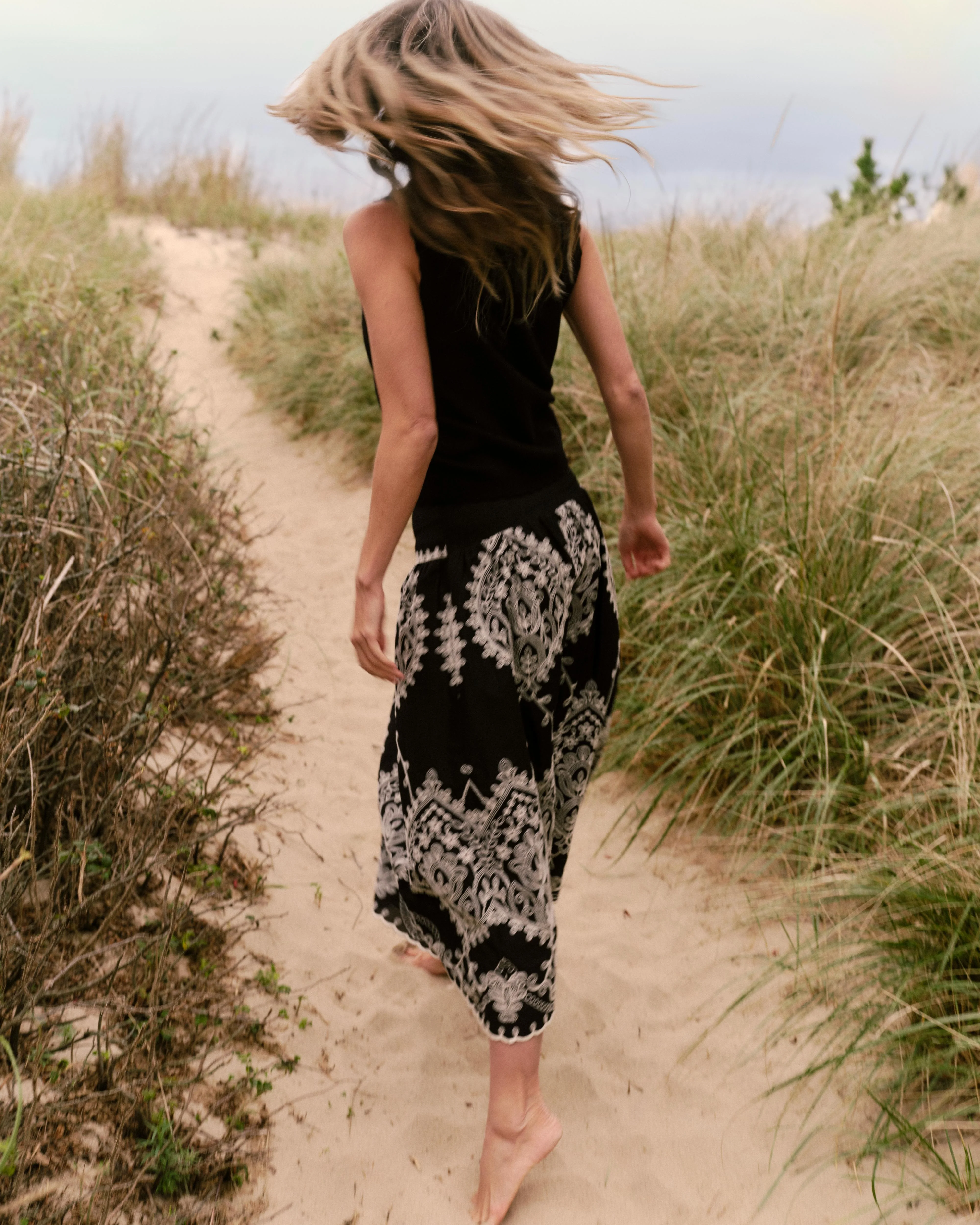 SP26 Georgia Midi Skirt-Noir - Image 5