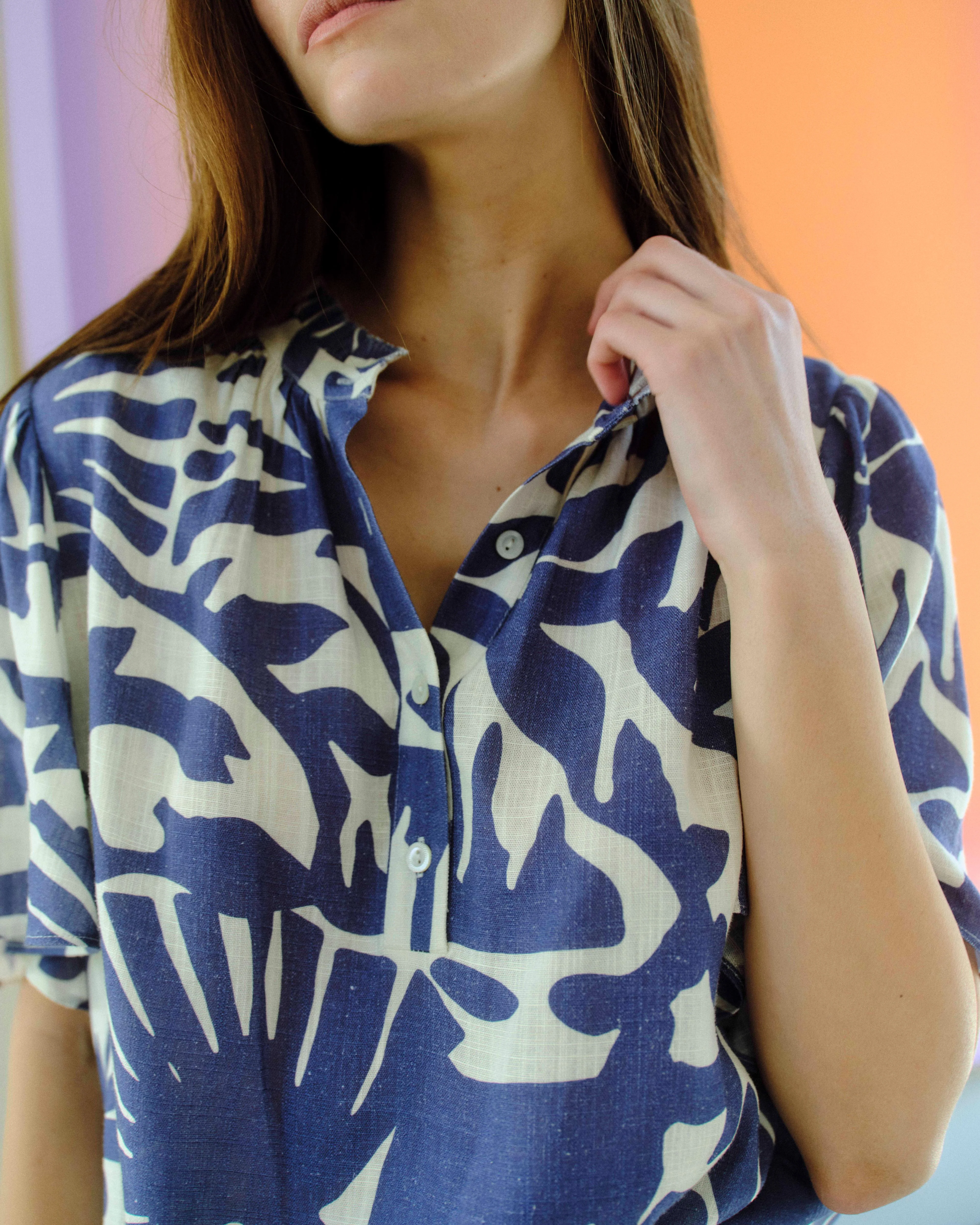 SU26 Emery Top-Parrish Geo Print-Coastal Indigo - Image 4